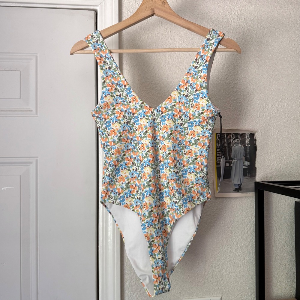NWT LA PORTE swim floral multicolor pastel white scoop back one piece swimsuit